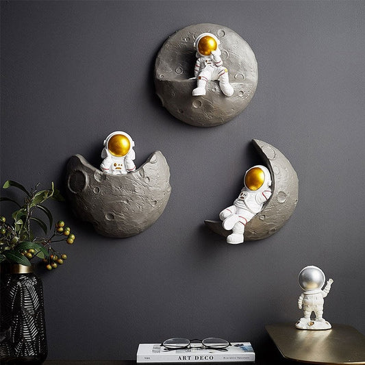 Nordic Resin Wall Hanging Astronaut Sculpture Modern Aesthetic Abstract Figures Statue Living Room Ornaments Home Decoration